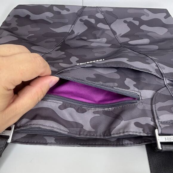 Baggallini Carryall Tote Shoulder Bag Black Camo Travel Work Gym Purse Handbag - Picture 7 of 9